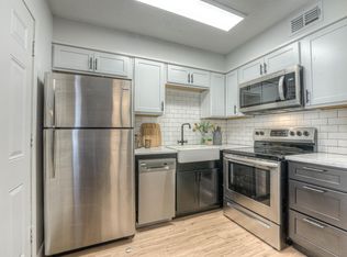 1066 Poplar Ave #8, Memphis, TN 38105