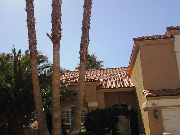4th image of 9825 Tarzana Ln