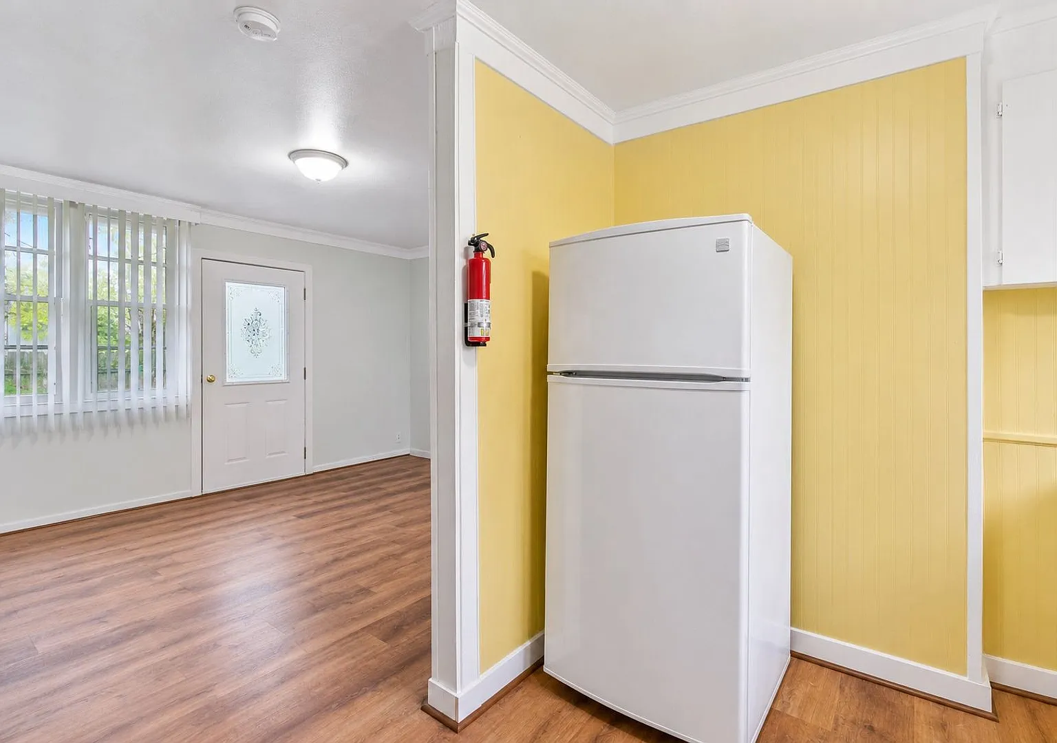 Move-In Special! Half Off First Month's Rent! Charming 2br Duplex With Yard & Garden Beds — Photo 2