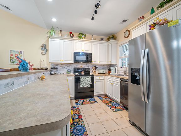 5th image of 4820 Magnolia Lake Dr. #403