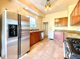 821 17th Ave UNIT A, Seattle, WA 98122