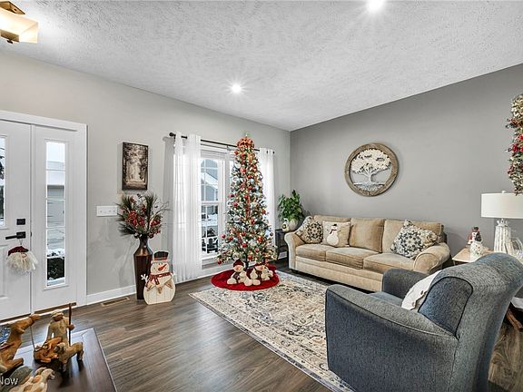 5th image of 38777 Country Club Dr