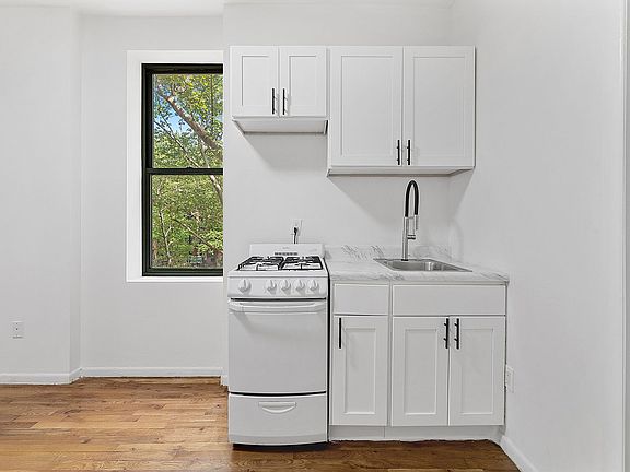 4th image of 243 W 63rd St APT 6G