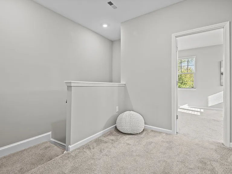 1136 Commack Dr — Photo 28