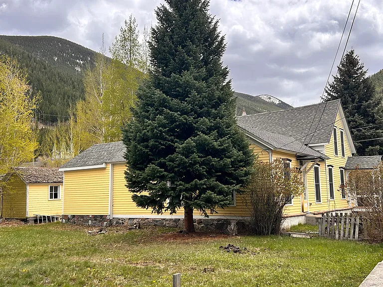 902 Rose St — Photo 3