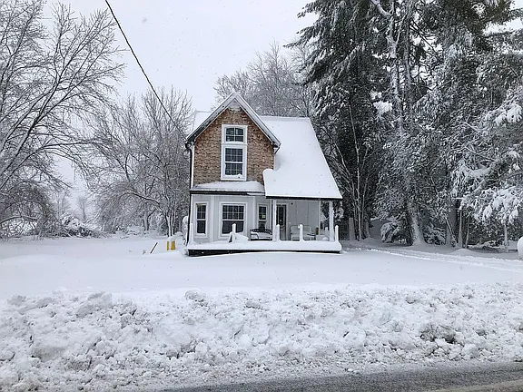 320 Davistown Rd — exterior photo