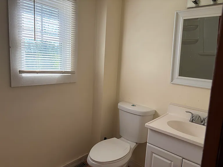1420 Woodbury Ave — Photo 18