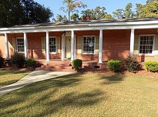 553 Davis St E, Elba, AL 36323