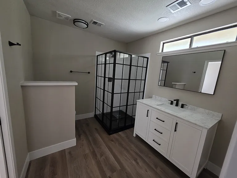 4027 W Tulare Ave — Photo 13