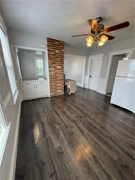 2 bed, 1.0 bath, 972 sqft, $2,050 — Photo 3
