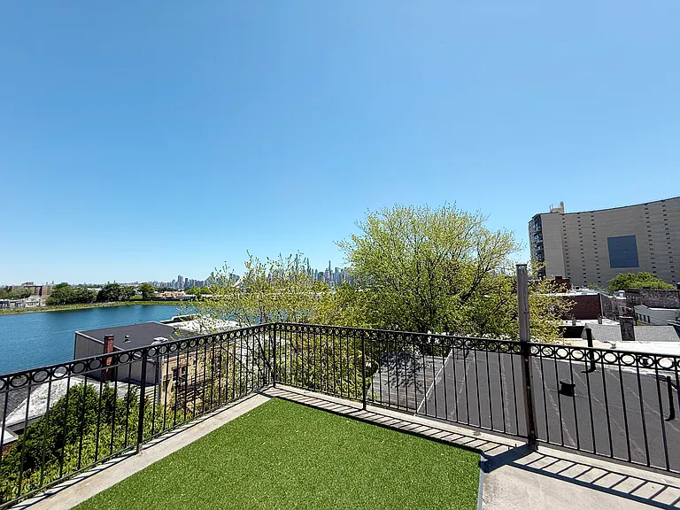 Private Terrace. Facing the reservoir and city views.