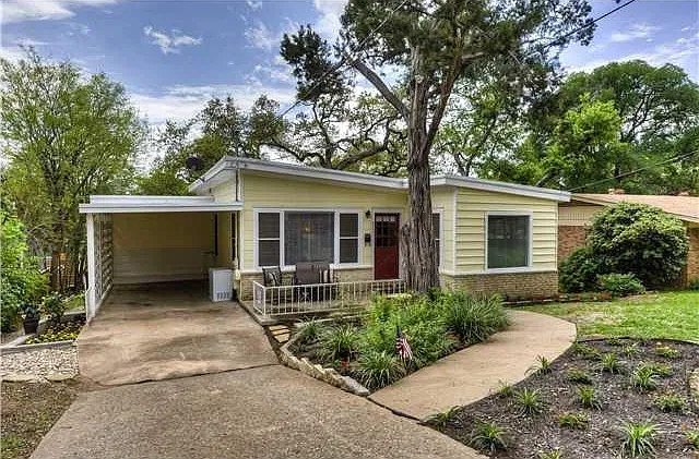 3 bed, 2.0 bath, 1400 sqft, $3,600 — Photo 1