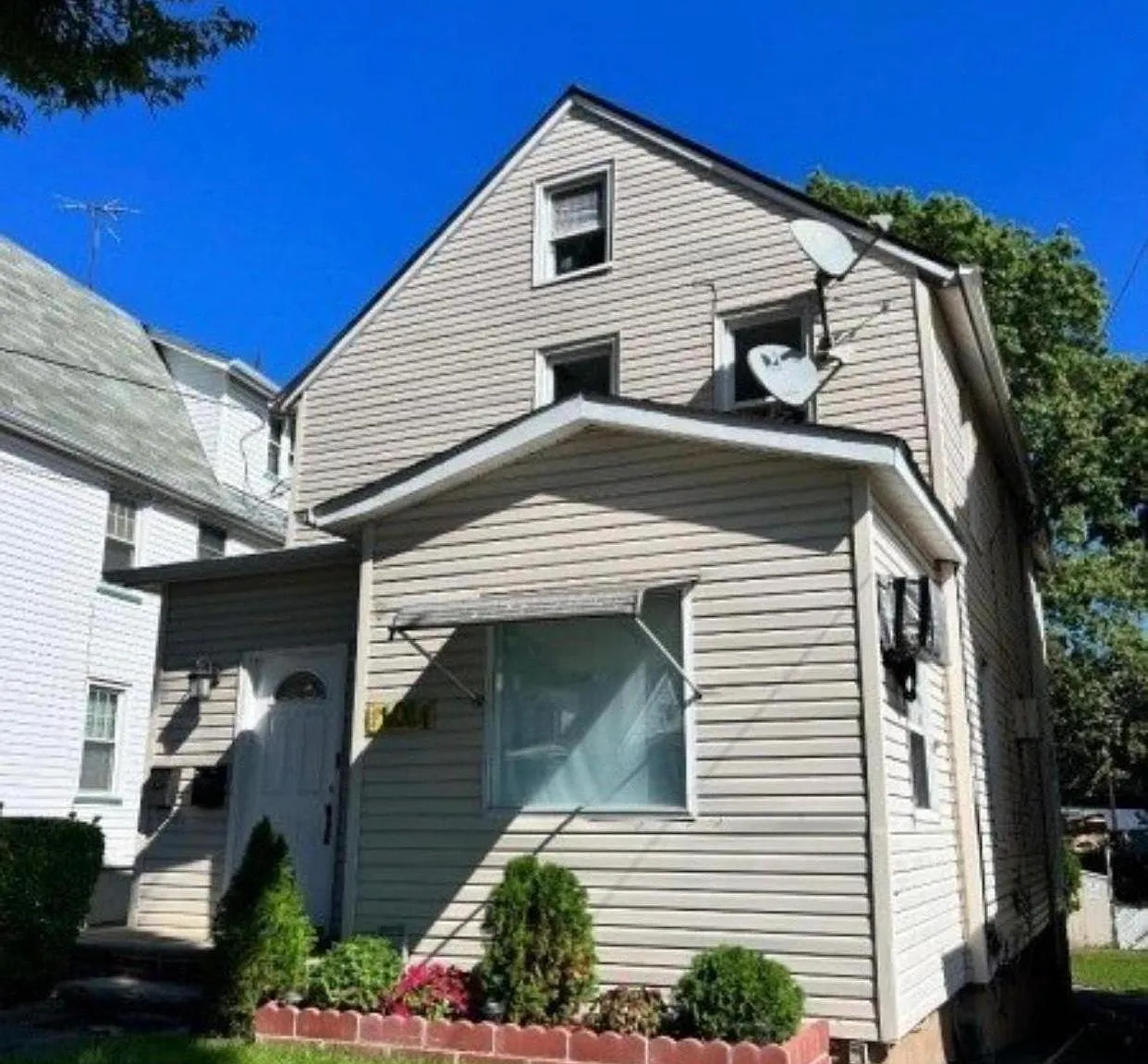 101 Lafayette Ave — Photo 1