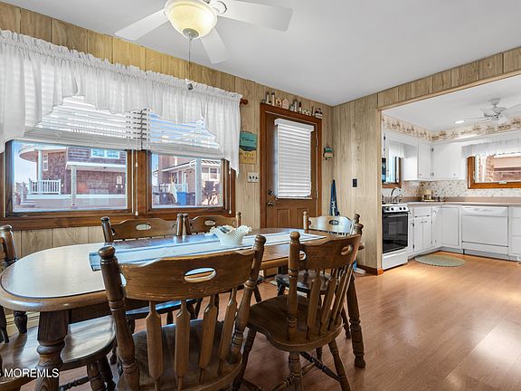 5th image of 53 E Bay Way