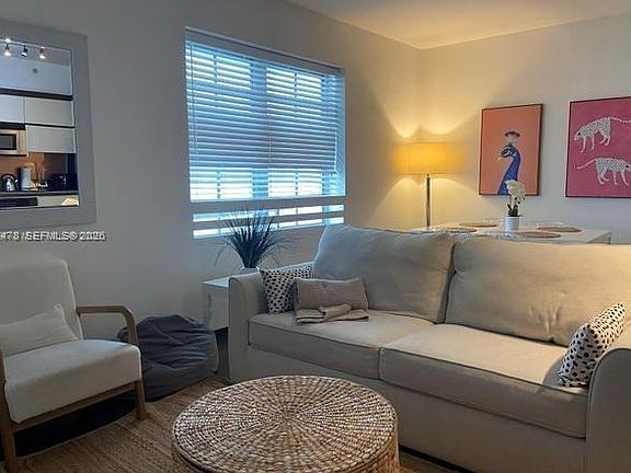 3rd image of 435 21st St #204