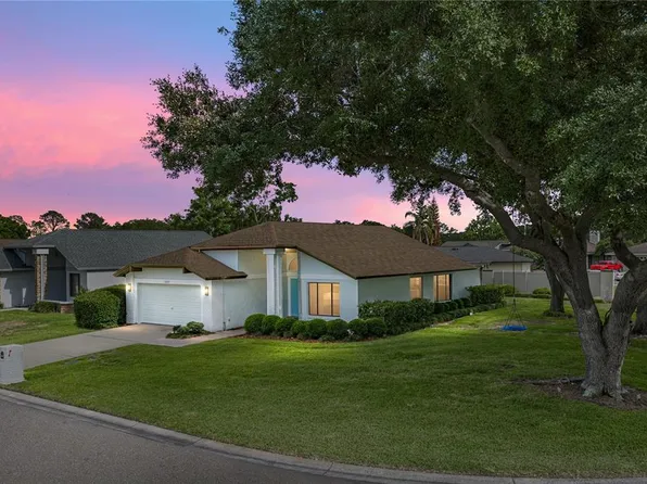 2317 Walden Pl N, Plant City, FL 33566