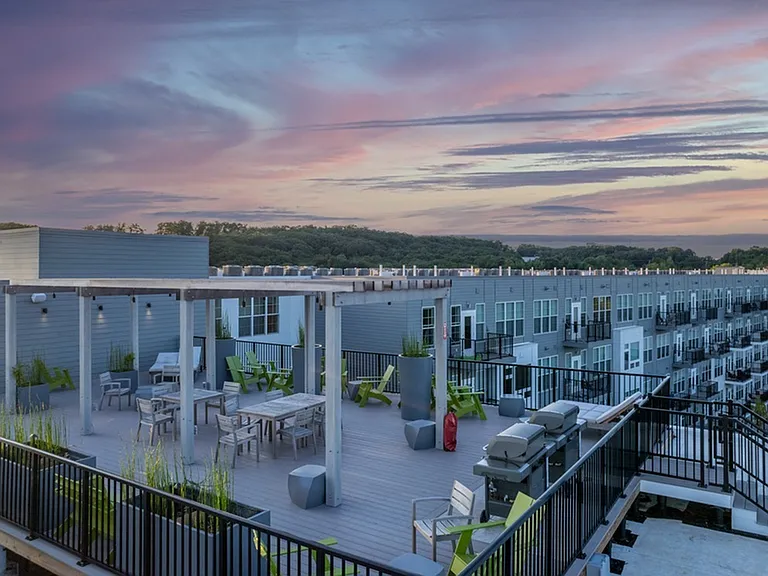 Rooftop Dining and Scenic Deck