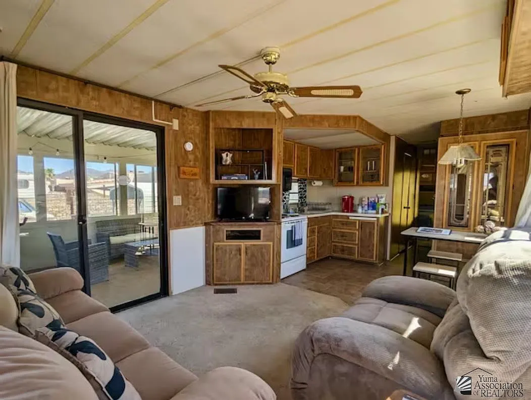 1 bed, 1.0 bath, 400 sqft, $1,000 — Photo 1