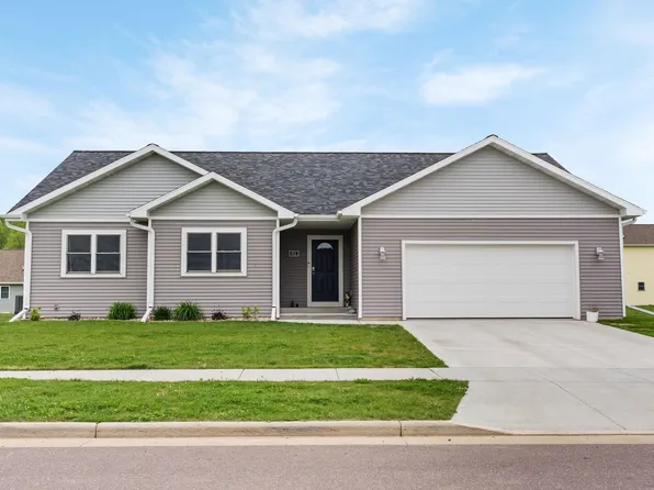 521 Roosevelt St, Baraboo, WI 53913