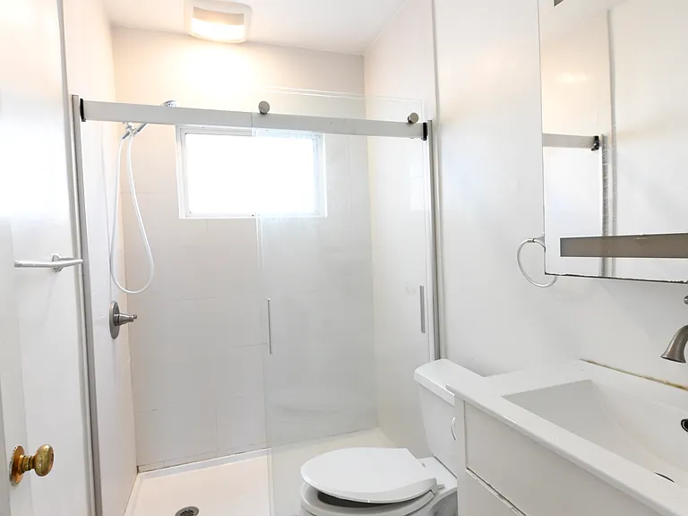 2501 Cedar St — Photo 2