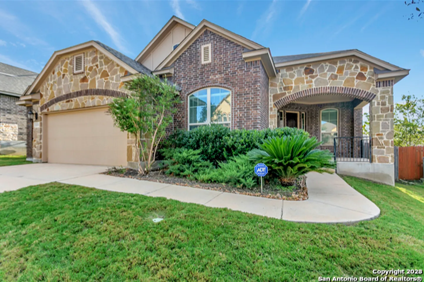 4 Bedrooms, 4 Bathrooms Located In Wortham Oaks Subdivision — Photo 1