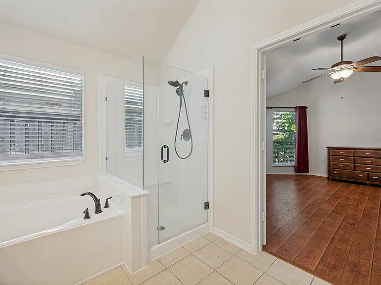 1615 Bur Oak Dr — Photo 16