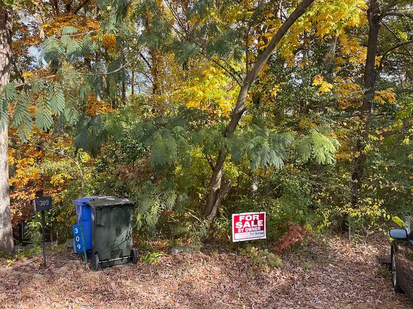 305 Youngberry St, Fayetteville, NC 28314