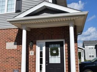 104 Essex Ln UNIT 8, Savoy, IL 61874