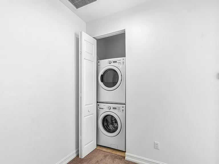 109 E Coda Cir — Photo 23