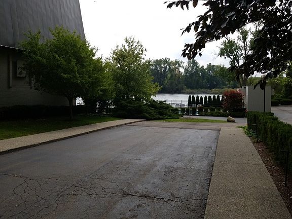 4th image of 3775 Orchard Lake Rd APT 202