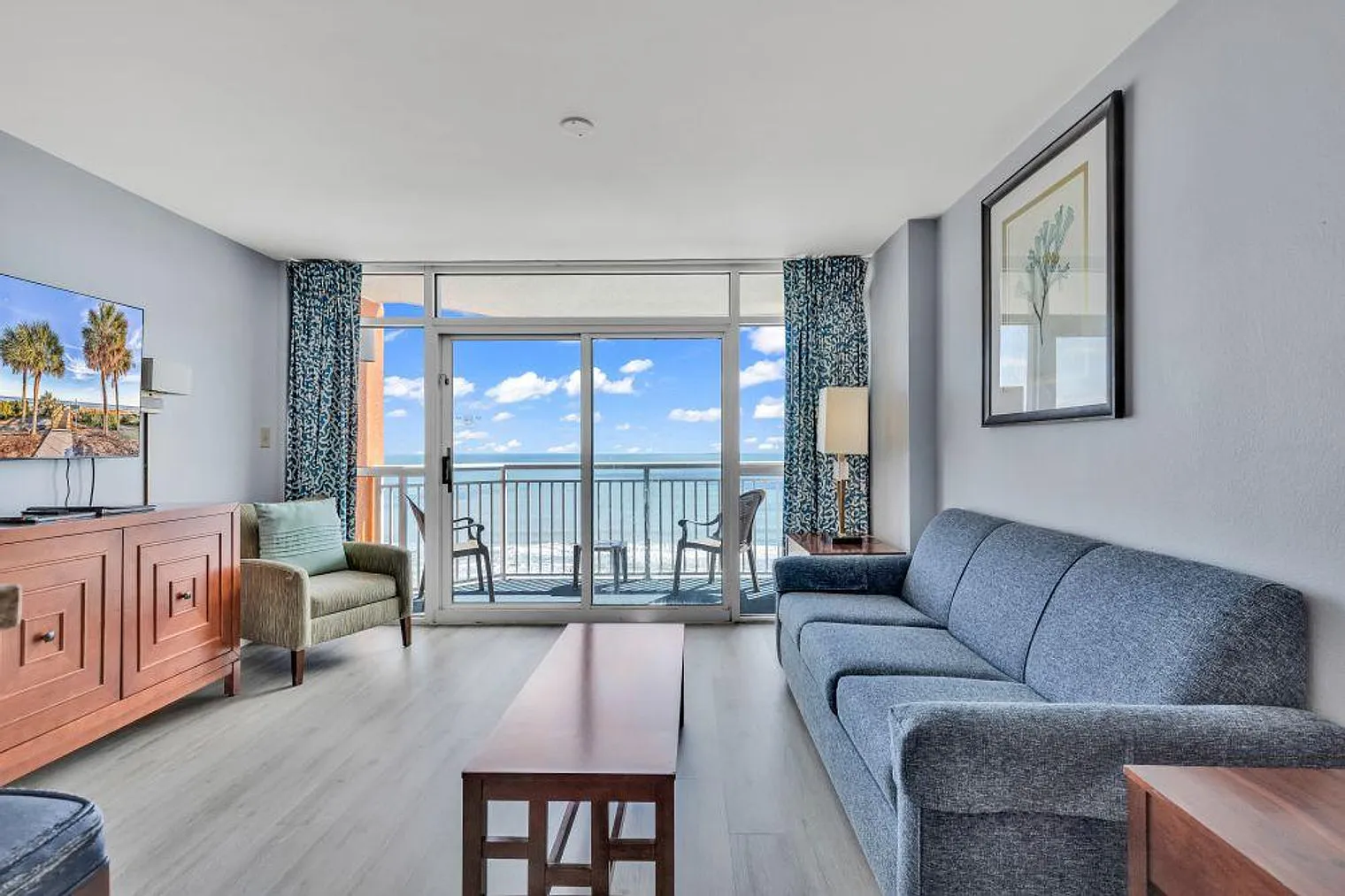 1 bed, 1.0 bath, 699 sqft, $2,340 — Photo 2