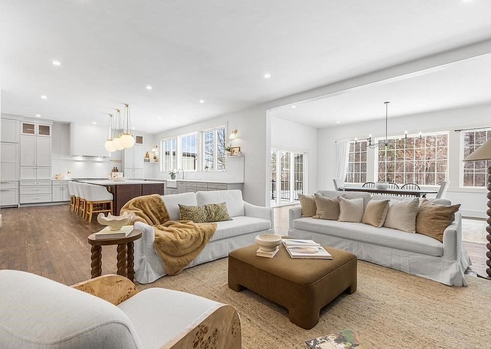 1st image of 31 Porter Rd