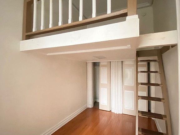 4th image of 327 W 57th St #3