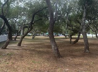 56 Old Cottage Beach Dr, Rockport, TX 78382