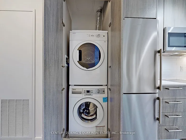 28 Wellesley St E #1501 — Photo 25