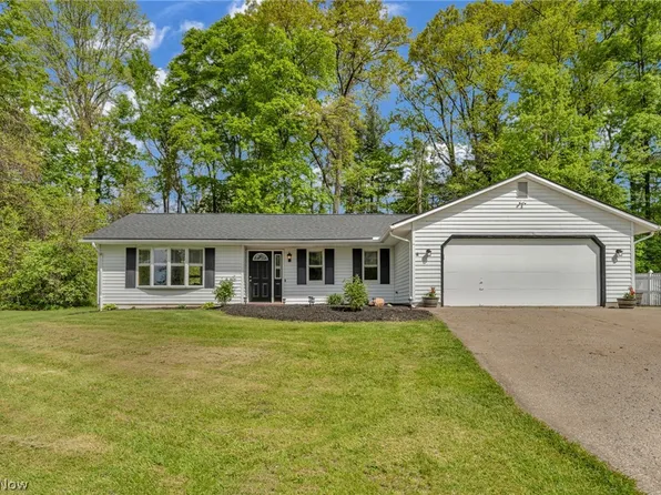 130 Graybark Ln, Amherst, OH 44001