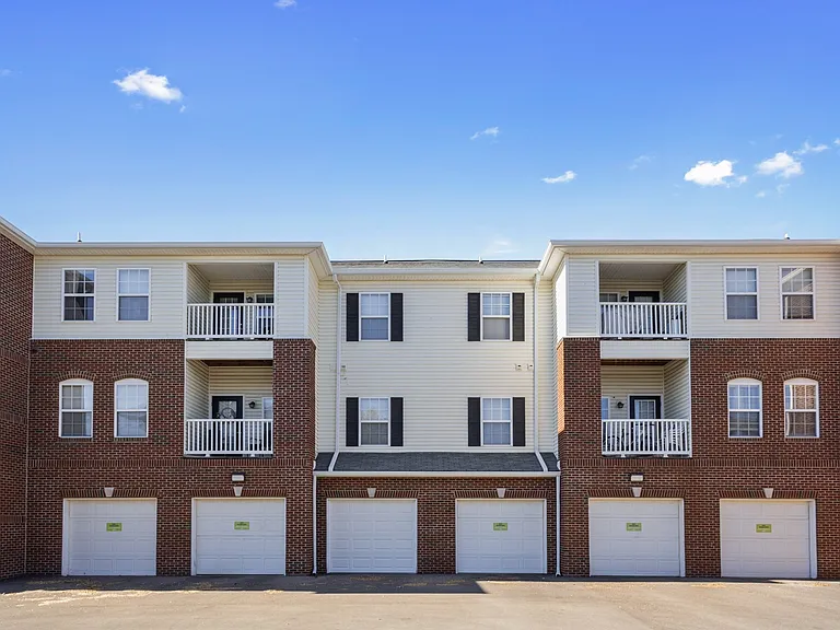 Fieldstone at Glenwood Crossing — Photo 22