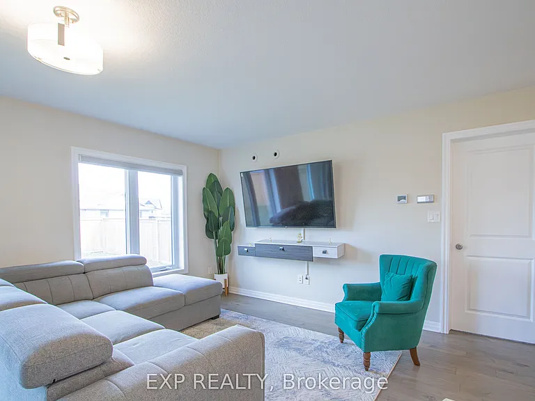 17 Harlequin Ct — Photo 12
