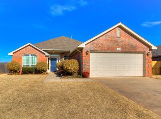 9925 SW 23rd St, Yukon, OK 73099