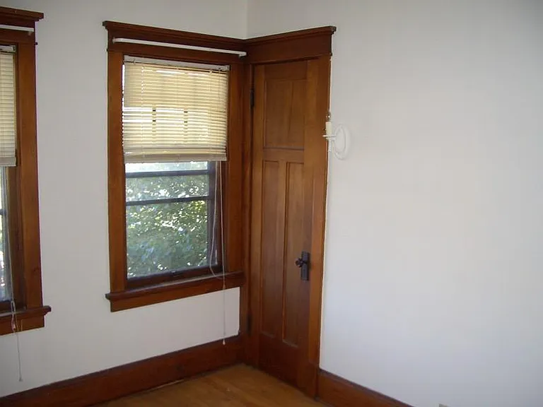 1820 E Hartford Ave — Photo 5