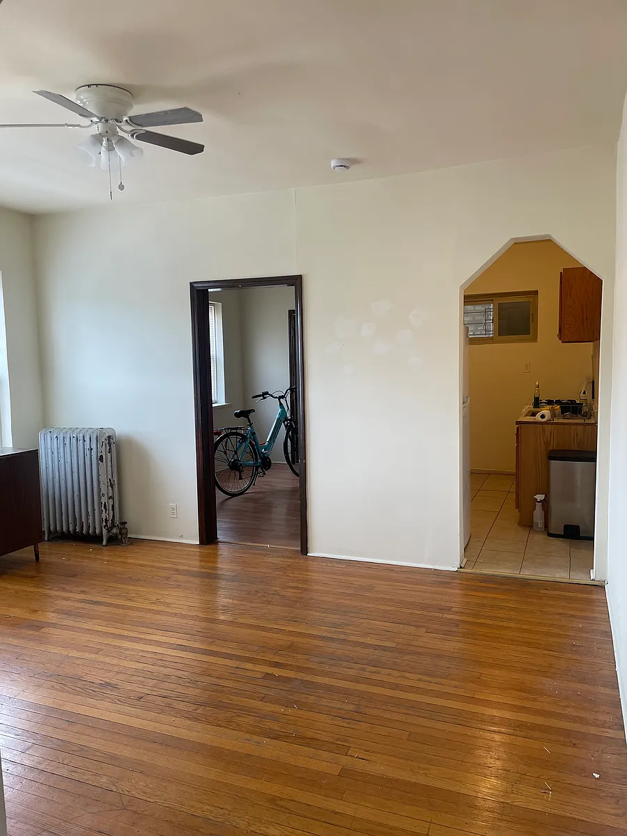 Building Photo - 1212 W Thorndale Ave #4
