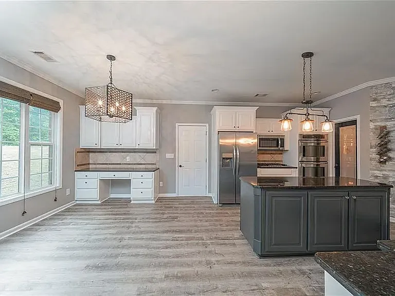 2113 SW Autumn Chase Dr — Photo 2