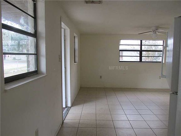 5th image of 1810 Bond St