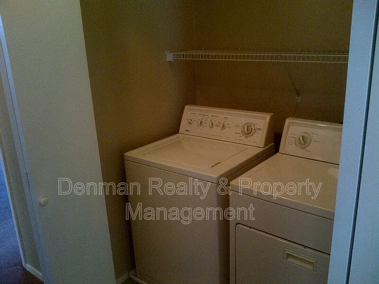 5725 S 32nd Ln — Photo 12