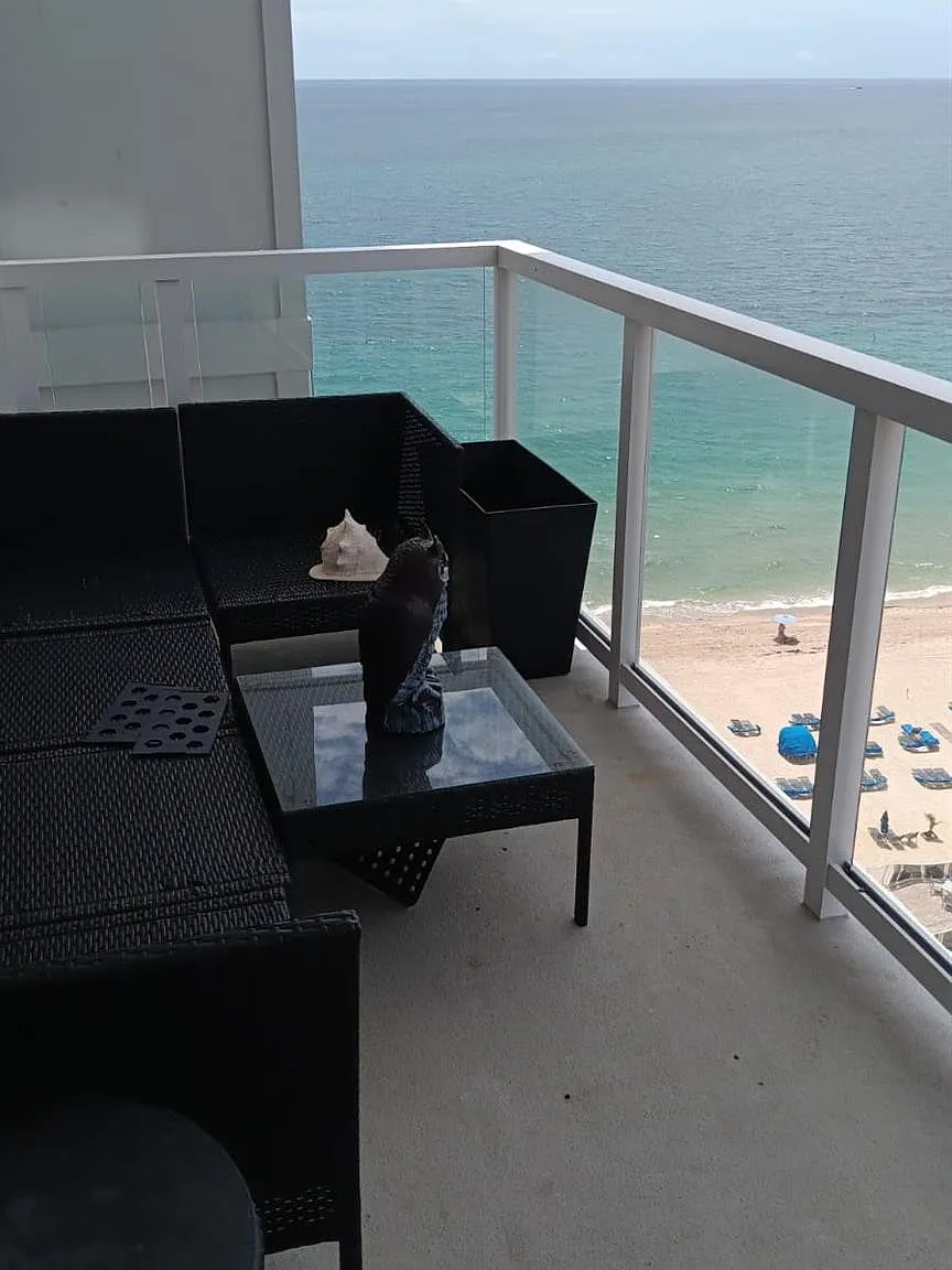 2 bed, 1.5 bath, 980 sqft, $3,000 — Photo 2
