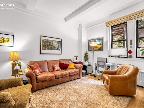 425 East 86th Street image 3 of 9