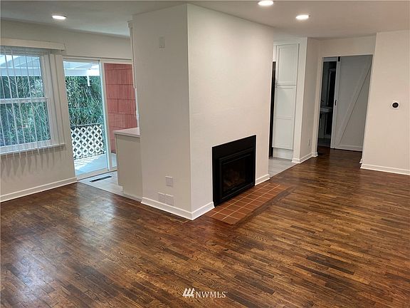 4th image of 2230 Northlake Way NW