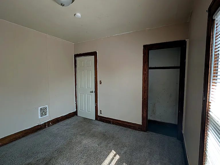 30 W Henry St — Photo 13