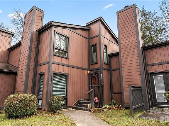 2nd image of 6123 Honeysuckle Ln