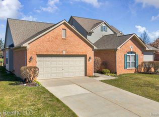 43880 Cherry Grove Ct W, Canton, MI 48188